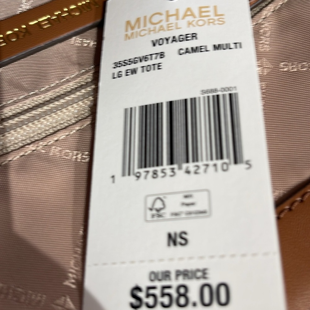 Michael Kors Voyager Large Color-Block Signature Logo Tote Bag
Camel Multi - Picture 8 of 16